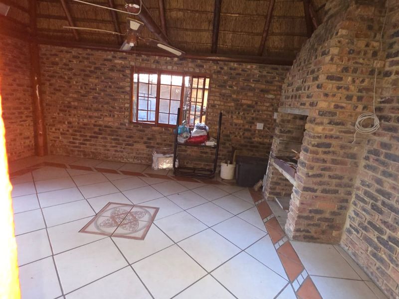BIG FAMILY HOME FOR SALE IN SASOLBURG - Photo 6