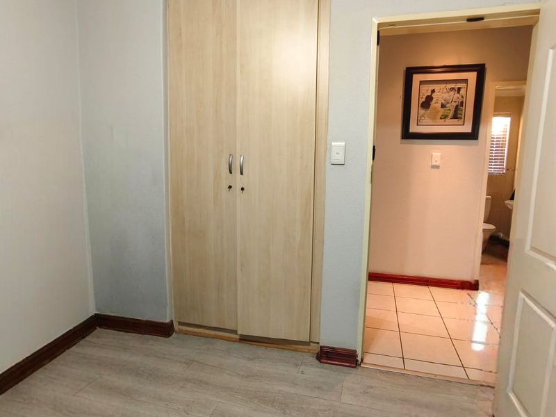 Modern & Spacious Pet-Friendly Townhouse in Secure Complex – Vaalpark - Photo 7