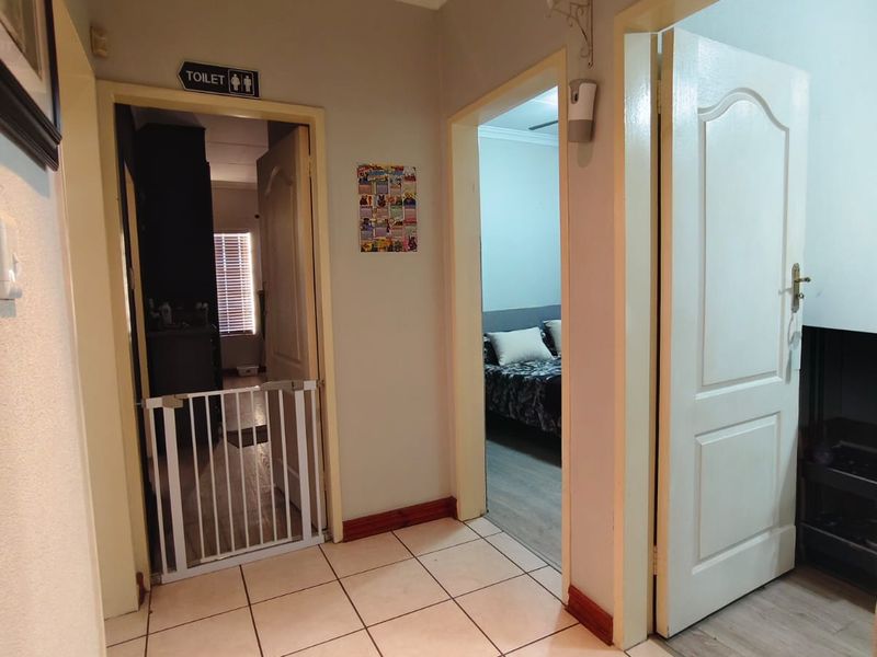 Modern & Spacious Pet-Friendly Townhouse in Secure Complex – Vaalpark - Photo 6