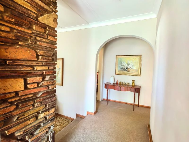 Beautiful, spacious, family house for sale in Sasolburg in a prime area - Photo 4