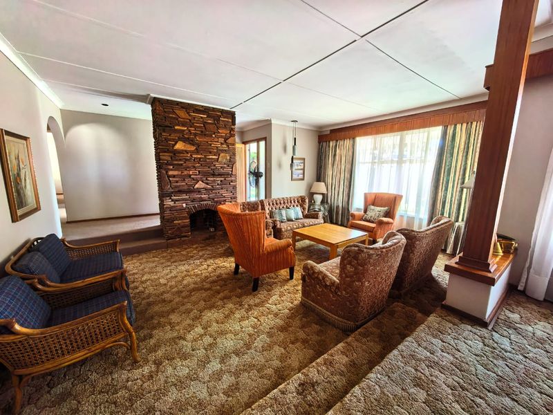Beautiful, spacious, family house for sale in Sasolburg in a prime area - Photo 10