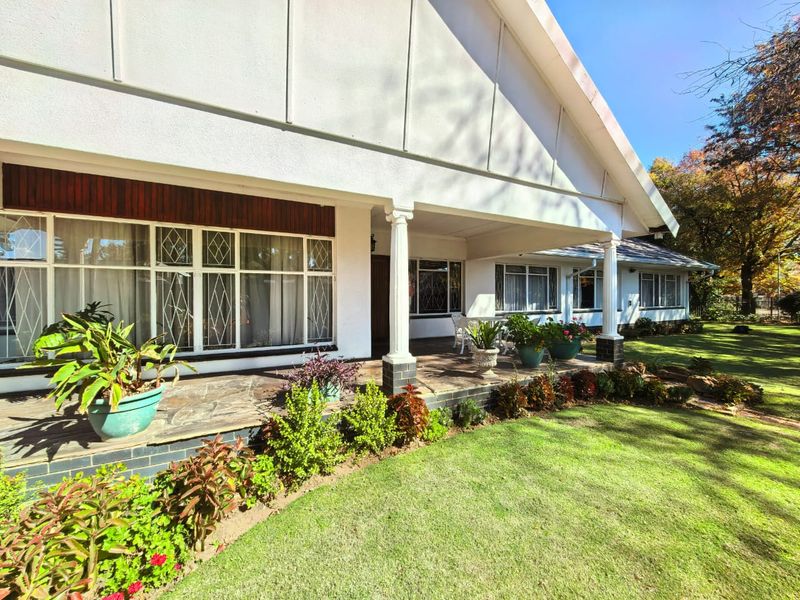 Beautiful, spacious, family house for sale in Sasolburg in a prime area - Photo 3