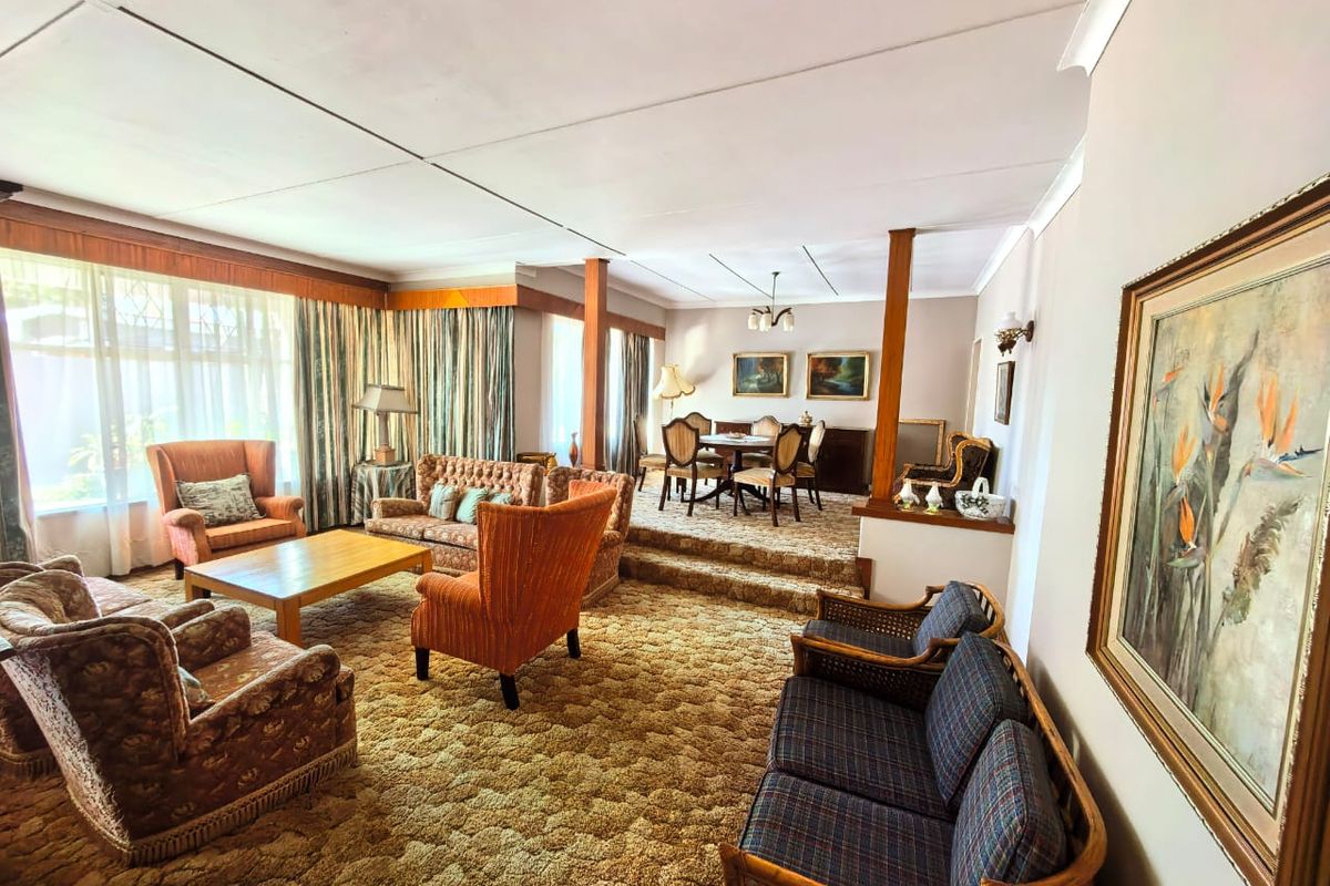 Beautiful, spacious, family house for sale in Sasolburg in a prime area - Photo 5