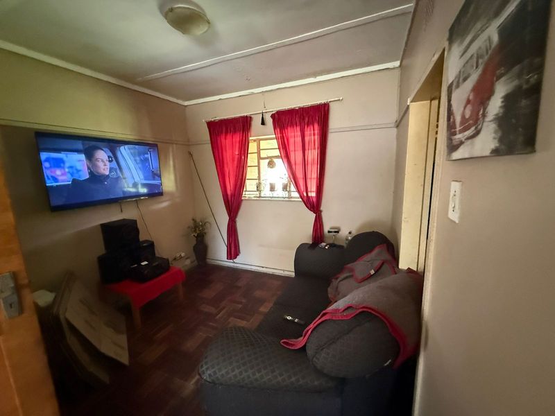 INVESTOR’S DREAM IN SW5! - Photo 3