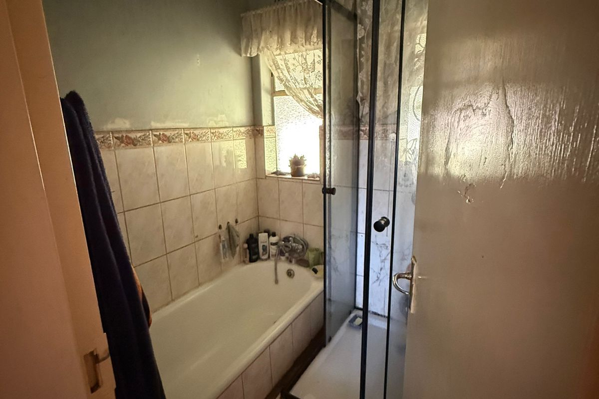INVESTOR’S DREAM IN SW5! - Photo 4