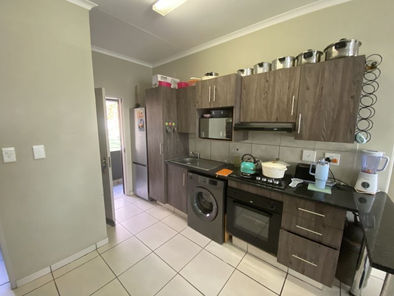 3 Bedroom Apartment For Sale in Rynfield AH - Photo 5
