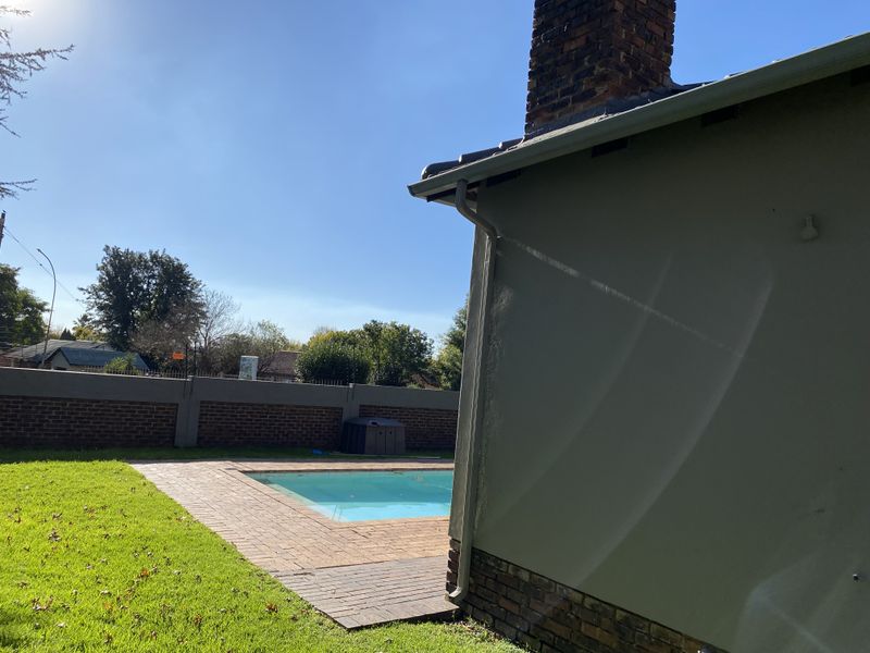 3 Bedroom Apartment For Sale in Rynfield AH - Photo 4