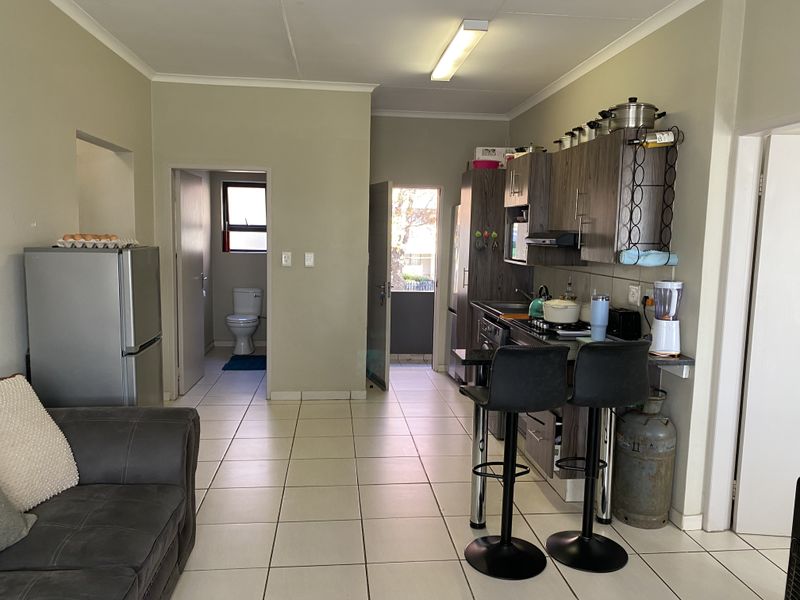 3 Bedroom Apartment For Sale in Rynfield AH - Photo 6