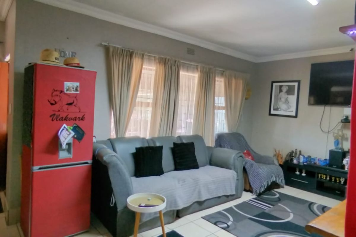Big family home with 2 flats - Photo 4