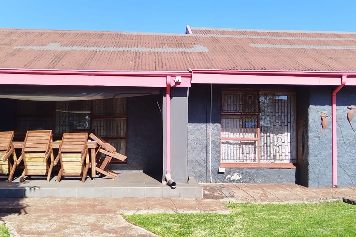 Big family home with 2 flats - Photo 2