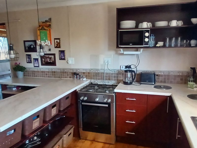 Home that feels like a holiday! - Photo 7