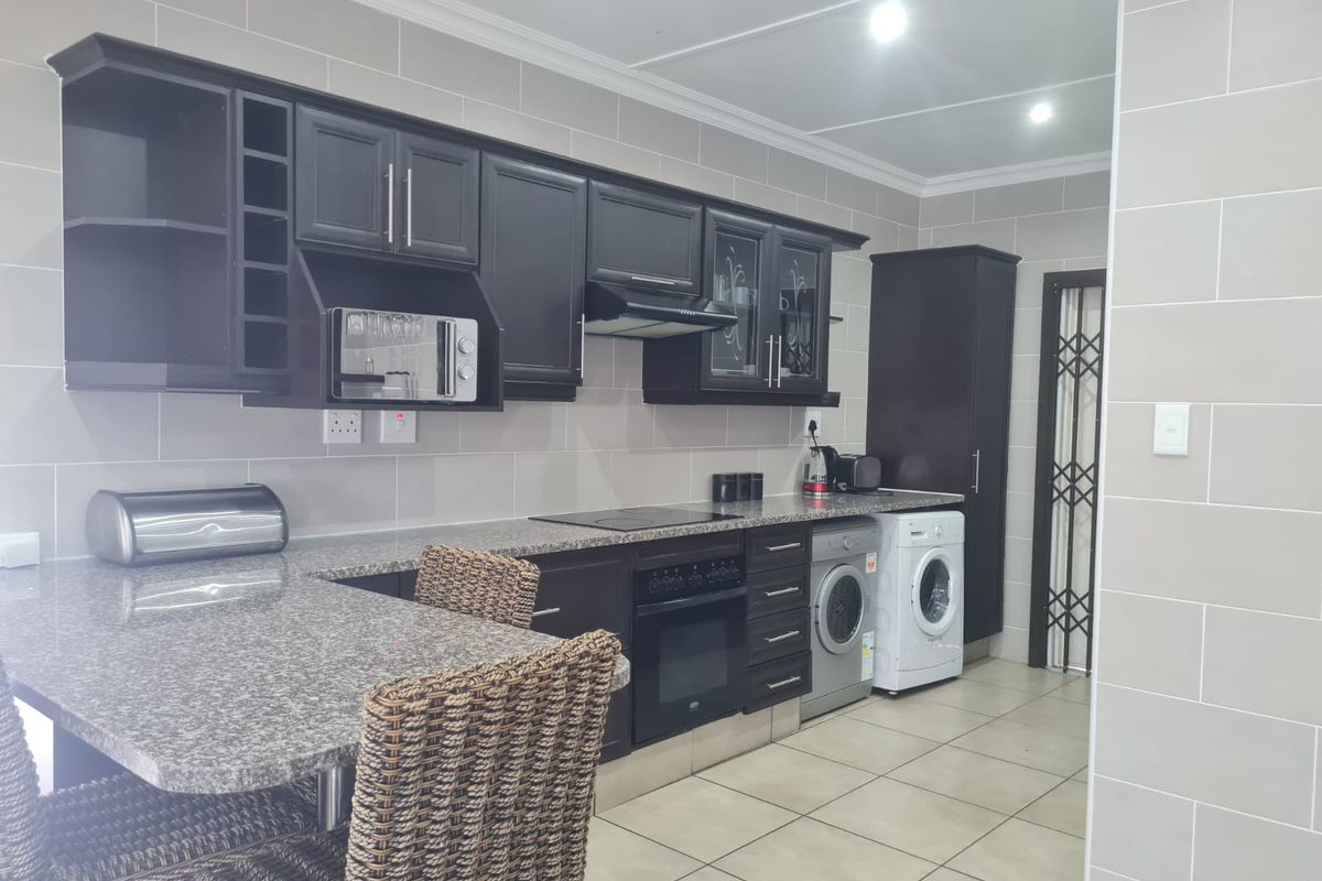 For the young executive! 3 bedroom modern unt to rent - Photo 5