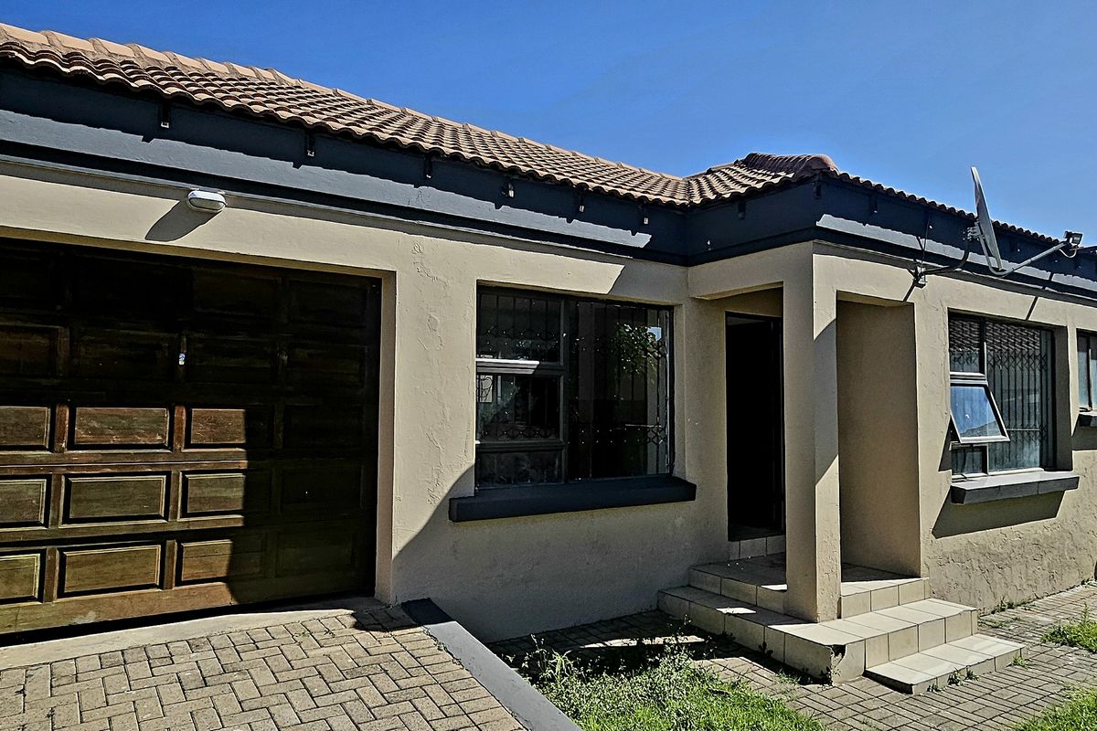 Modern Comfort in a Secure Complex - Photo 3