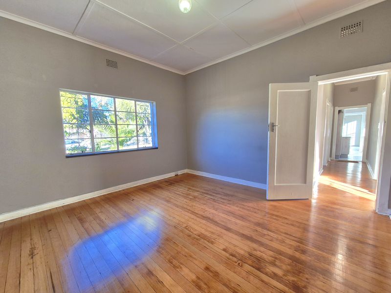 STUNNING NEWLY RENOVATED HOME FOR SALE! - Photo 10