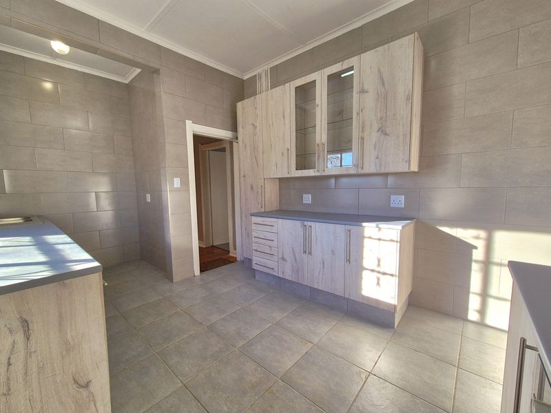 STUNNING NEWLY RENOVATED HOME FOR SALE! - Photo 3