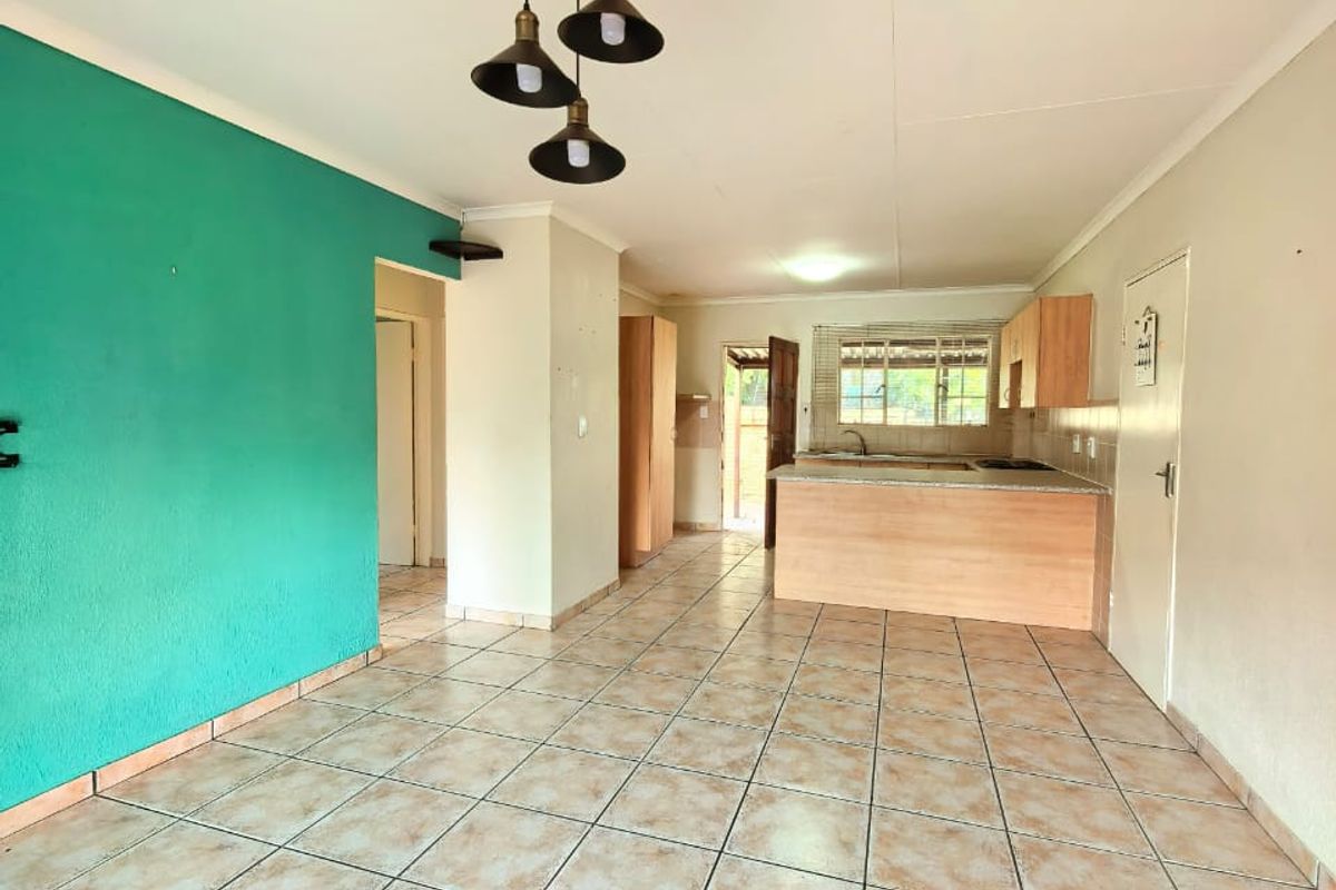 Neat, facebrick townhouse for sale in Sasolburg in a popular complex - Photo 4