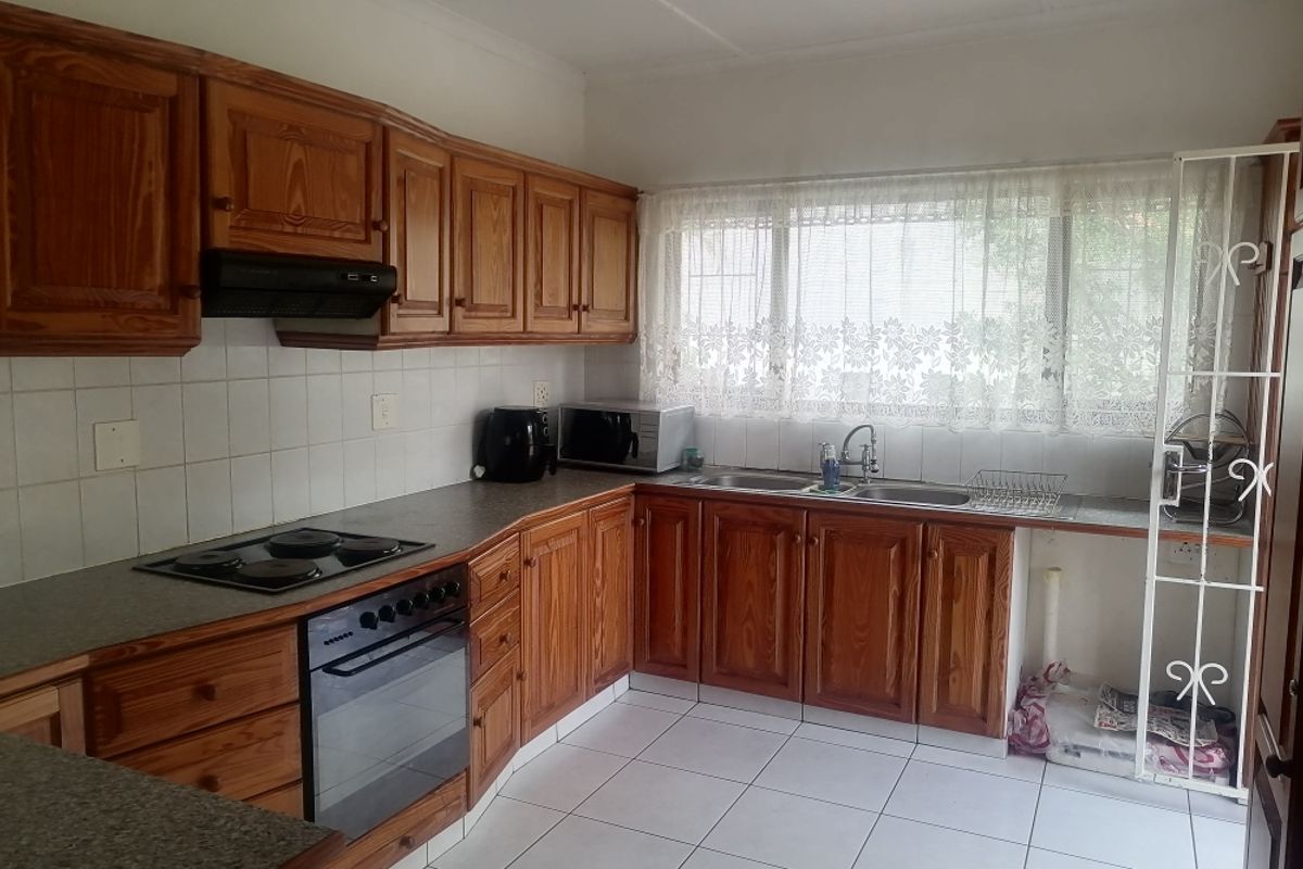 Stunning 2 Bedroom Cottage for Rental - Photo 2