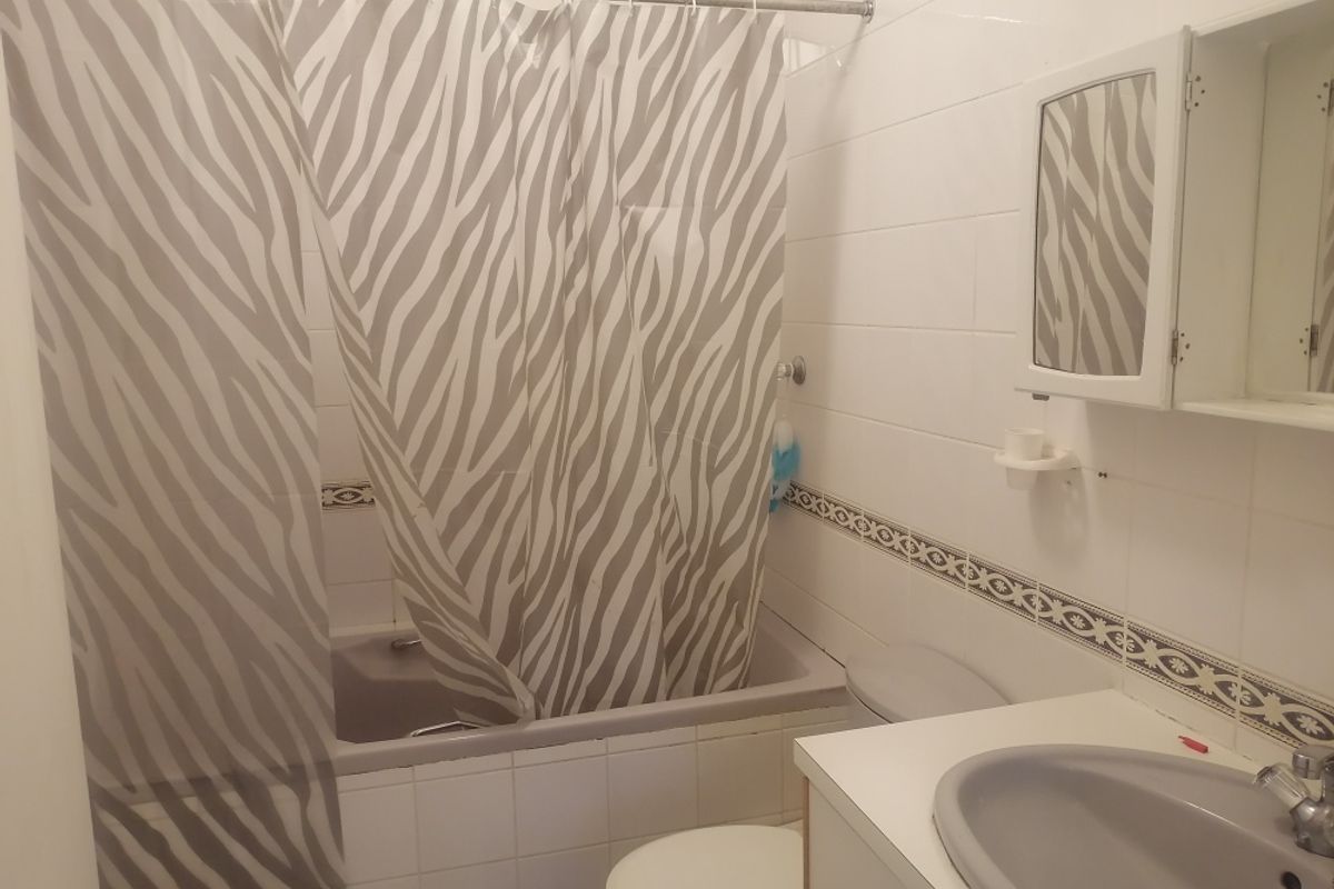 Stunning 2 Bedroom Cottage for Rental - Photo 5