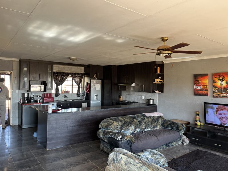 Endless opportunity on this 1.3ha plot. - Photo 6