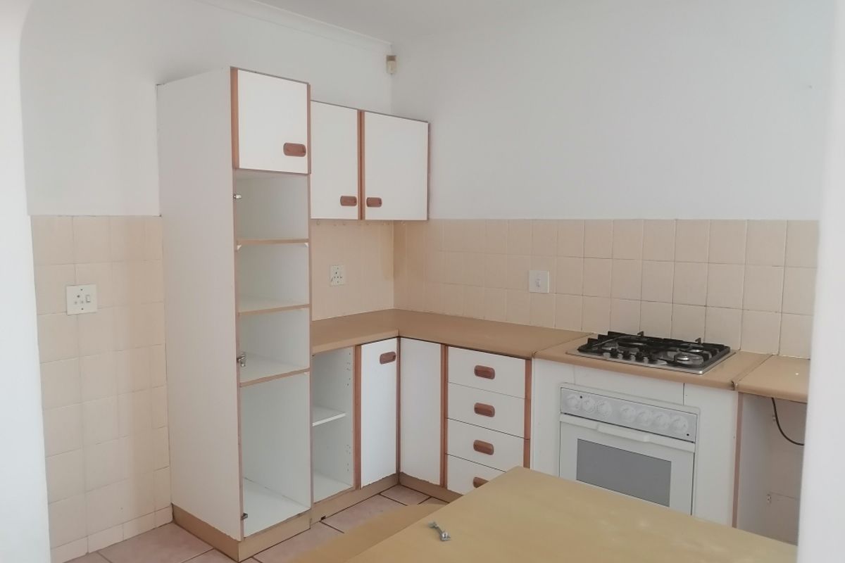 Cosy 3 Bedroom Duplex For Sale - Photo 3