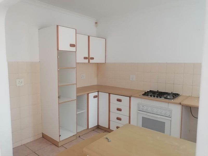 Cosy 3 Bedroom Duplex For Sale - Photo 3