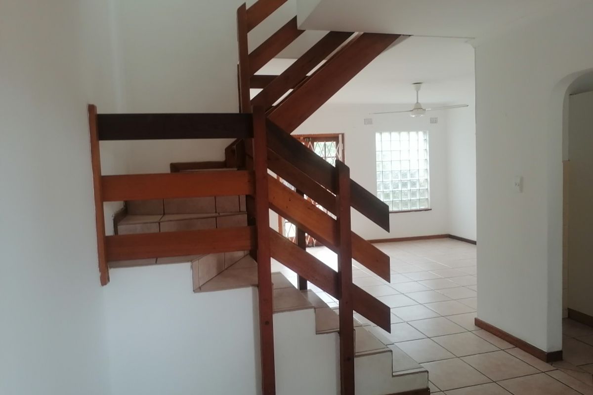 Cosy 3 Bedroom Duplex For Sale - Photo 2