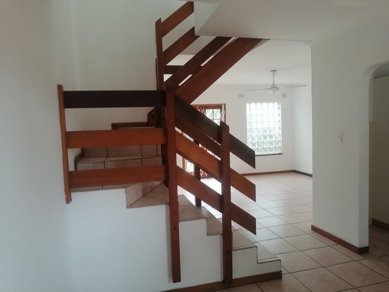 Cosy 3 Bedroom Duplex For Sale - Photo 2