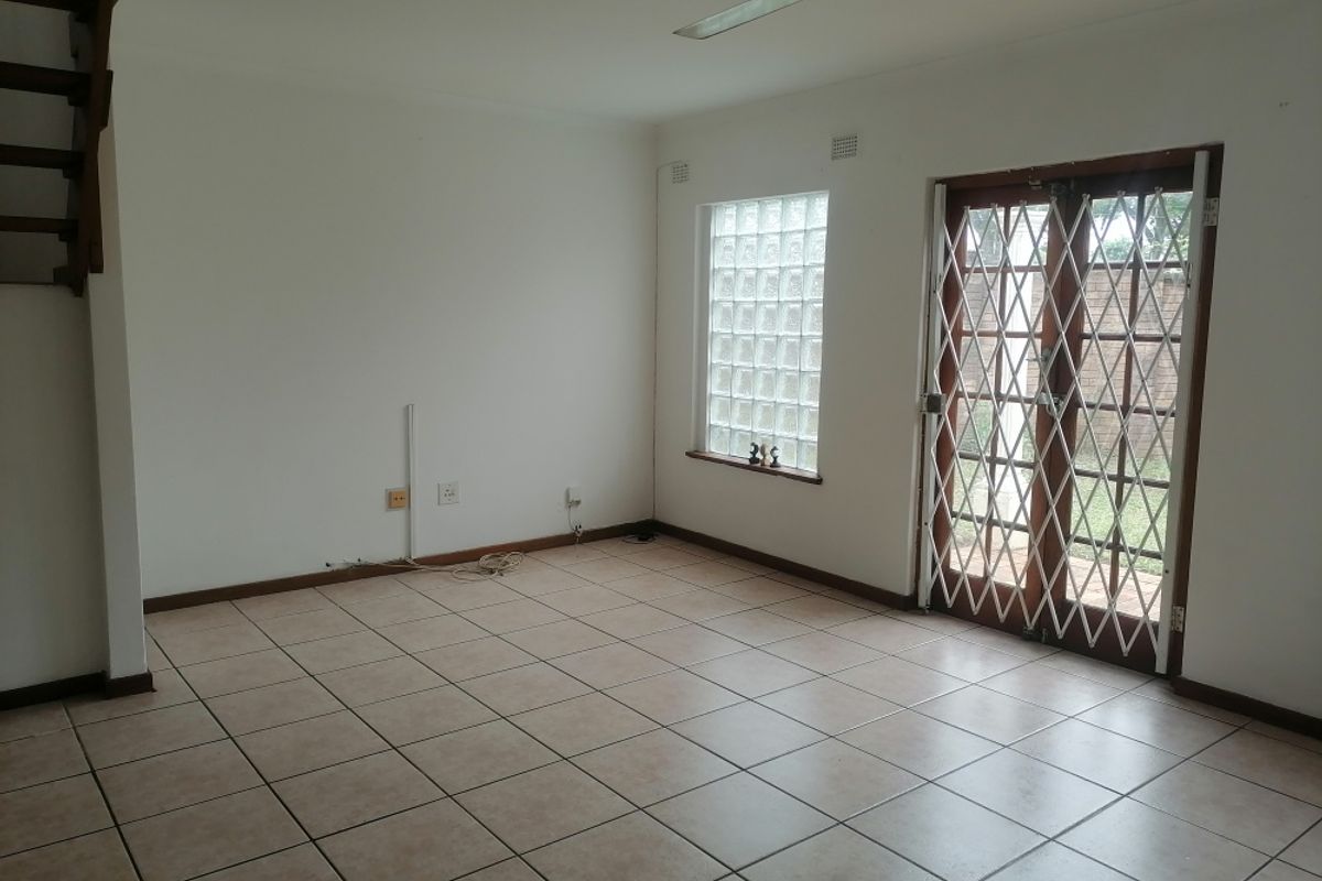 Cosy 3 Bedroom Duplex For Sale - Photo 5