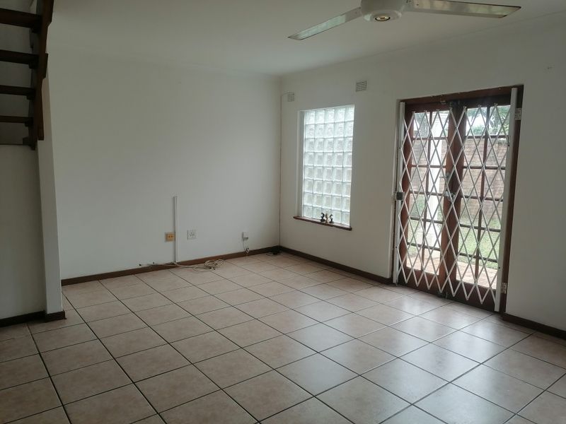 Cosy 3 Bedroom Duplex For Sale - Photo 5
