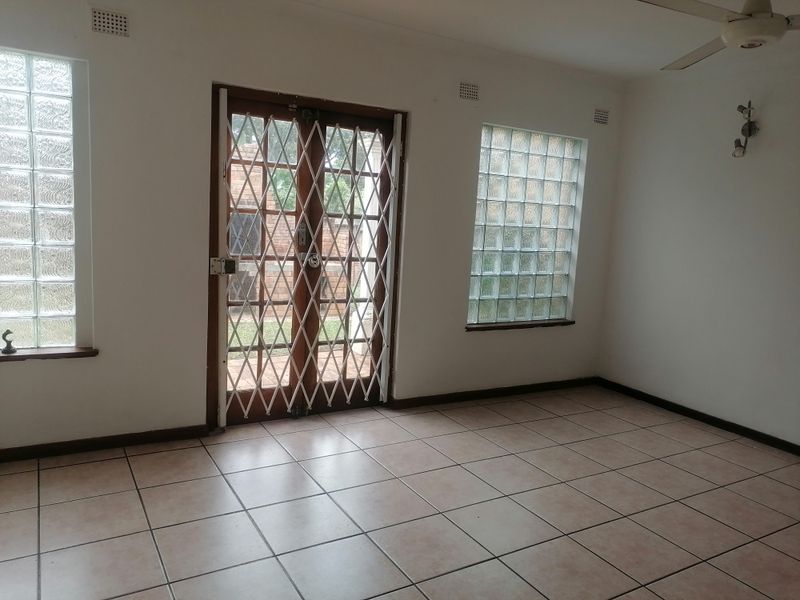 Cosy 3 Bedroom Duplex For Sale - Photo 4