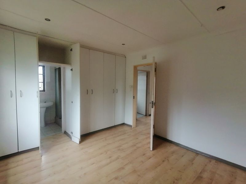 Cosy 3 Bedroom Duplex For Sale - Photo 10