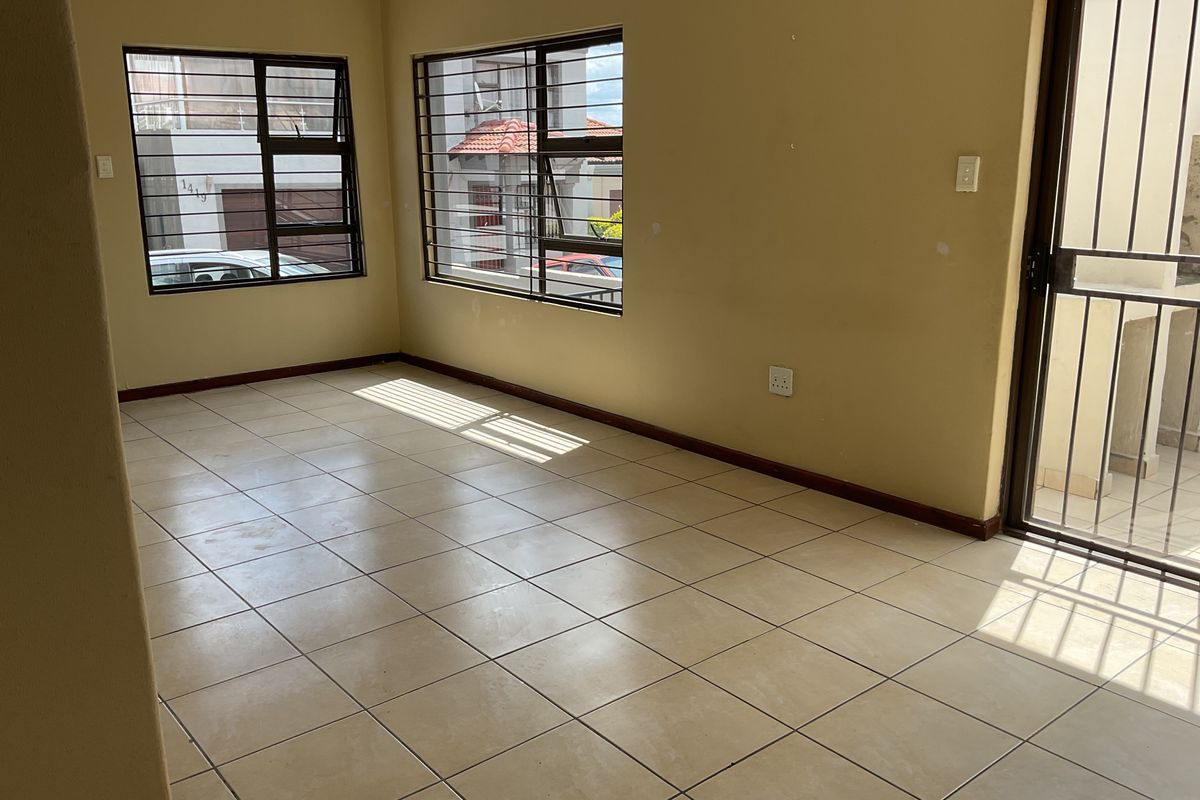 Townhouse Rental Monthly In Midrand - Photo 2