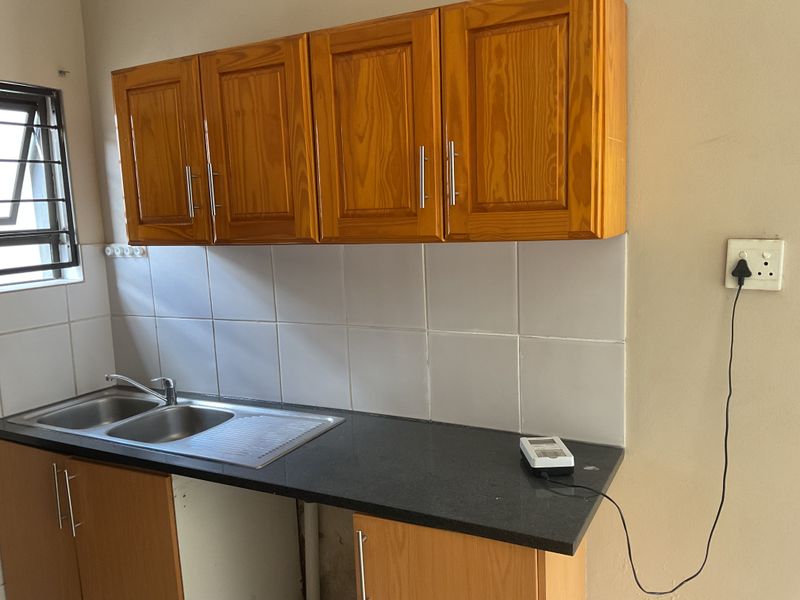 Townhouse Rental Monthly In Midrand - Photo 4