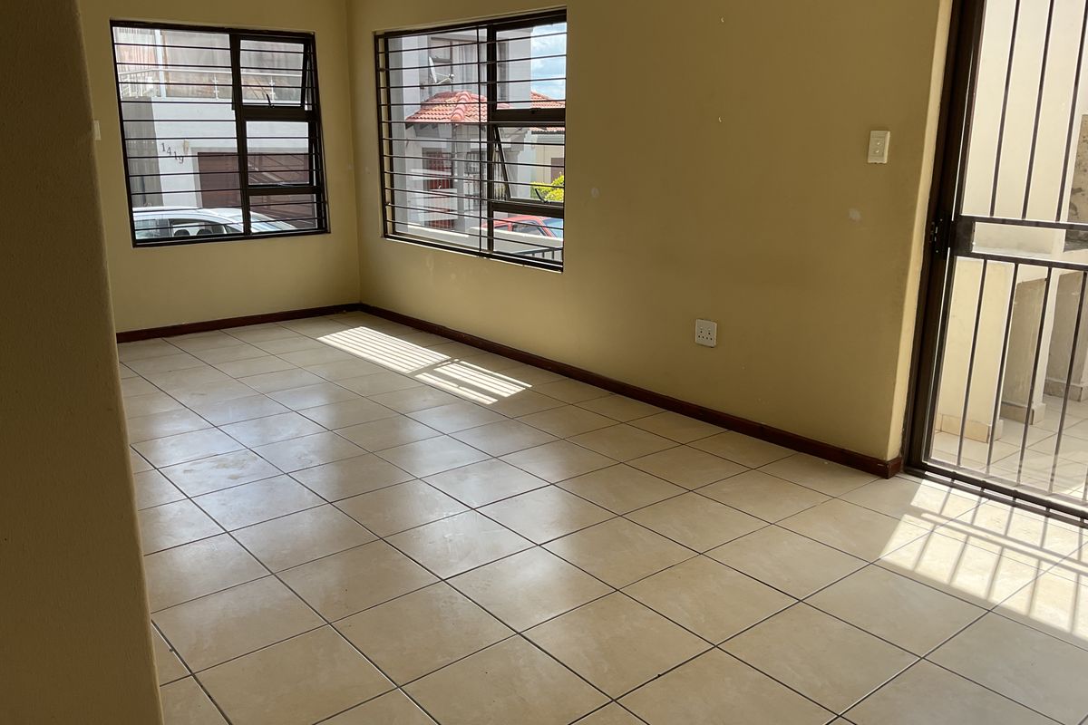 Townhouse Rental Monthly In Midrand - Photo 3