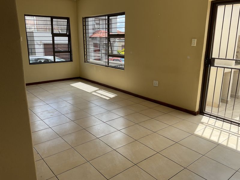Townhouse Rental Monthly In Midrand - Photo 3