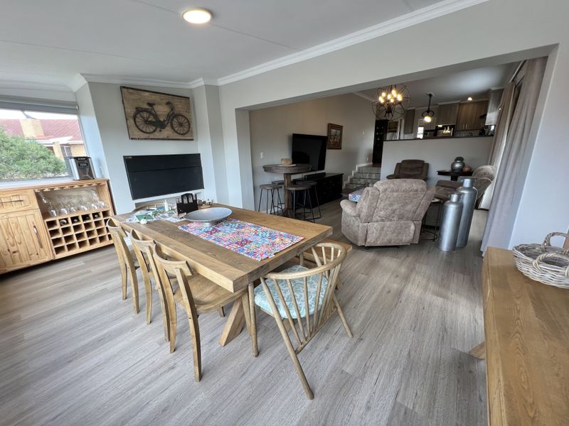 Secure and Low Maintenance Family Home, Wavecrest - Photo 4