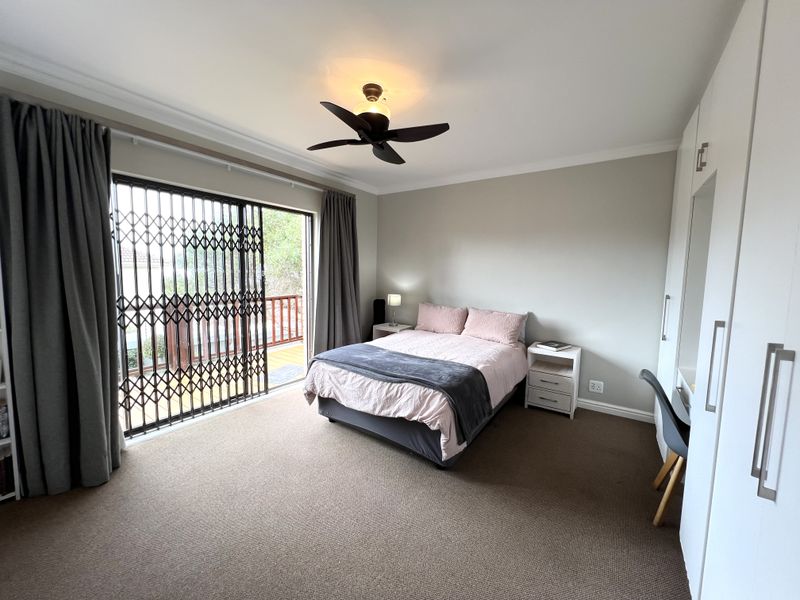 Secure and Low Maintenance Family Home, Wavecrest - Photo 10