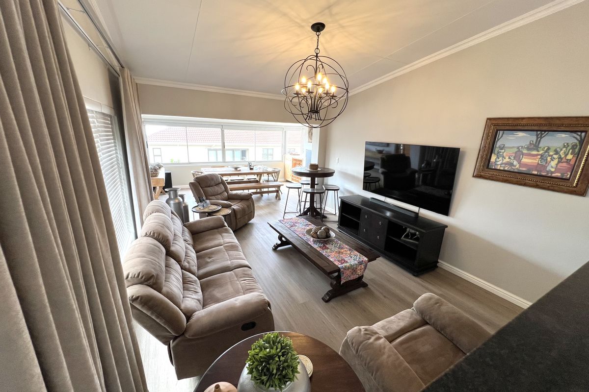 Secure and Low Maintenance Family Home, Wavecrest - Photo 2