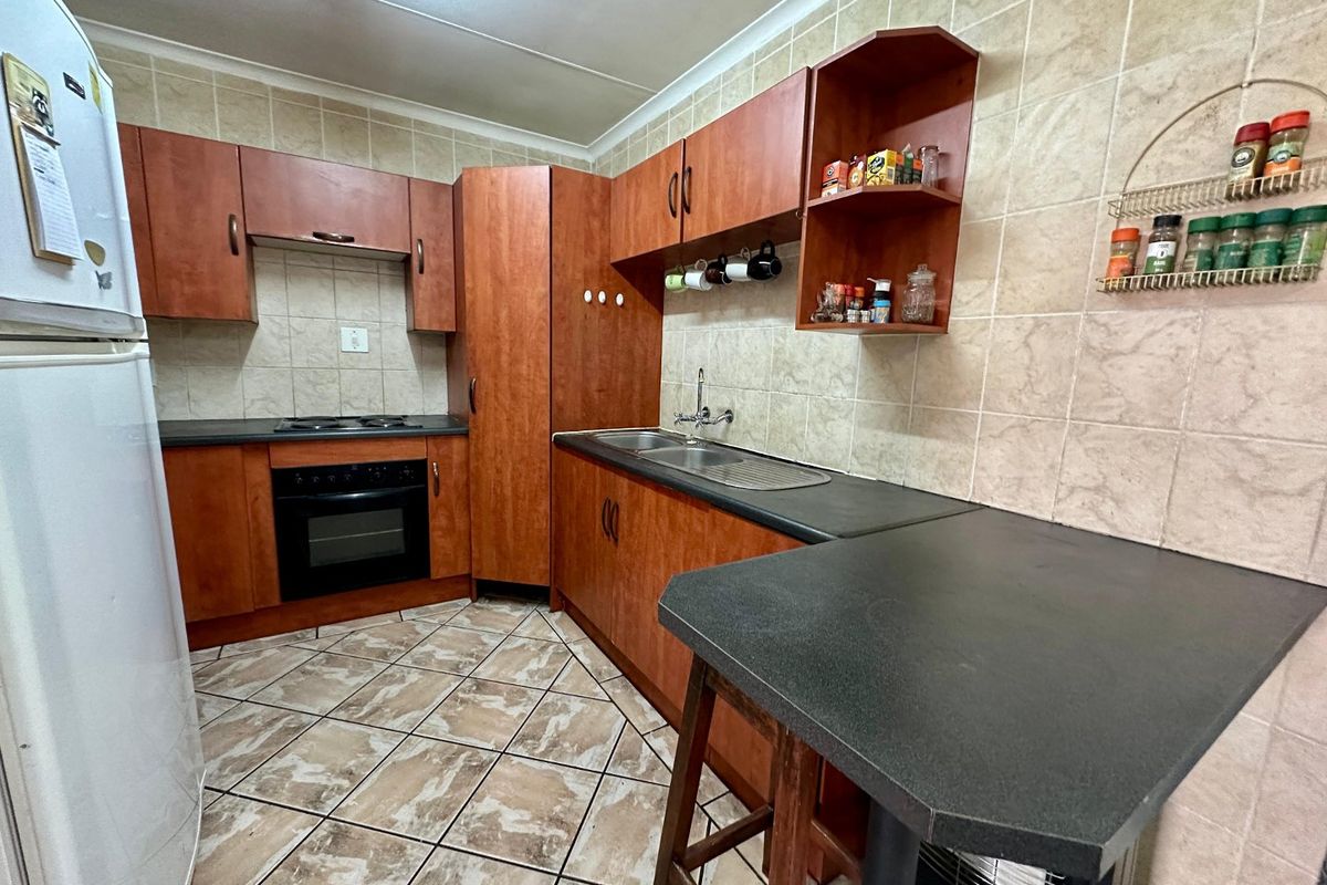 Comfortable & Secure 2-Bedroom Property - Photo 5