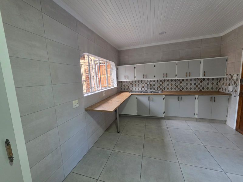 STUNNING NEWLY RENOVATED HOUSE FOR SALE IN VAALPARK - Photo 7