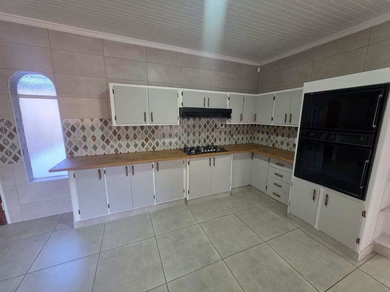 STUNNING NEWLY RENOVATED HOUSE FOR SALE IN VAALPARK - Photo 6