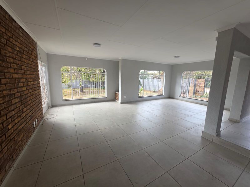 STUNNING NEWLY RENOVATED HOUSE FOR SALE IN VAALPARK - Photo 4