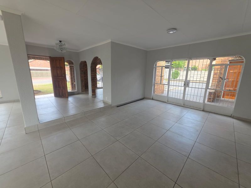 STUNNING NEWLY RENOVATED HOUSE FOR SALE IN VAALPARK - Photo 5