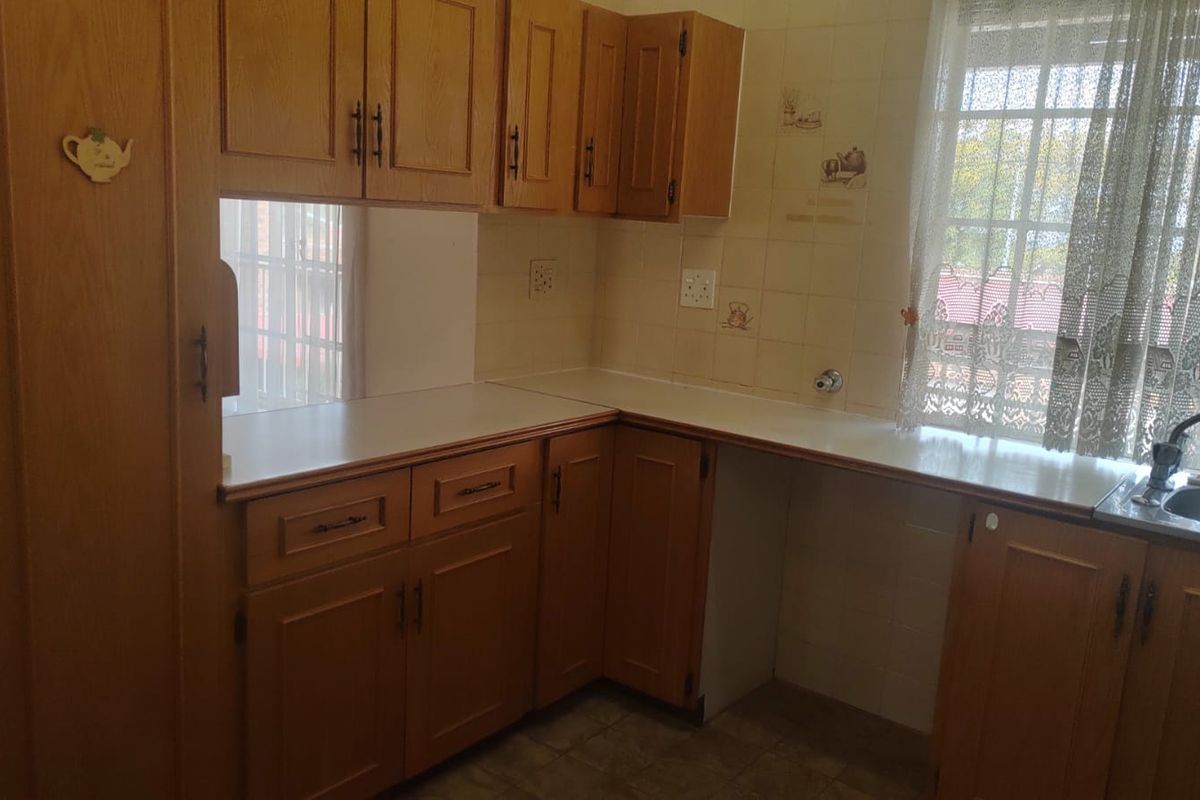 Very affordable,neat apartment in Sunair Park, Brakpan - Photo 2