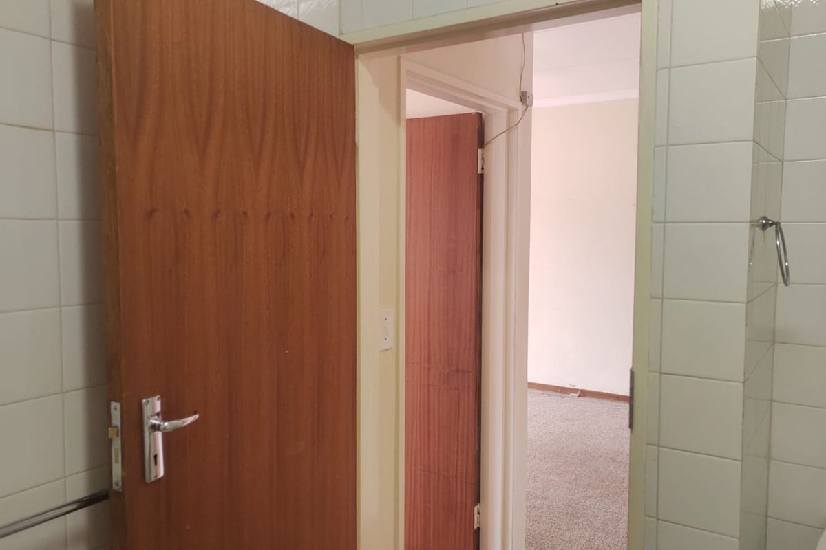 Very affordable,neat apartment in Sunair Park, Brakpan - Photo 3