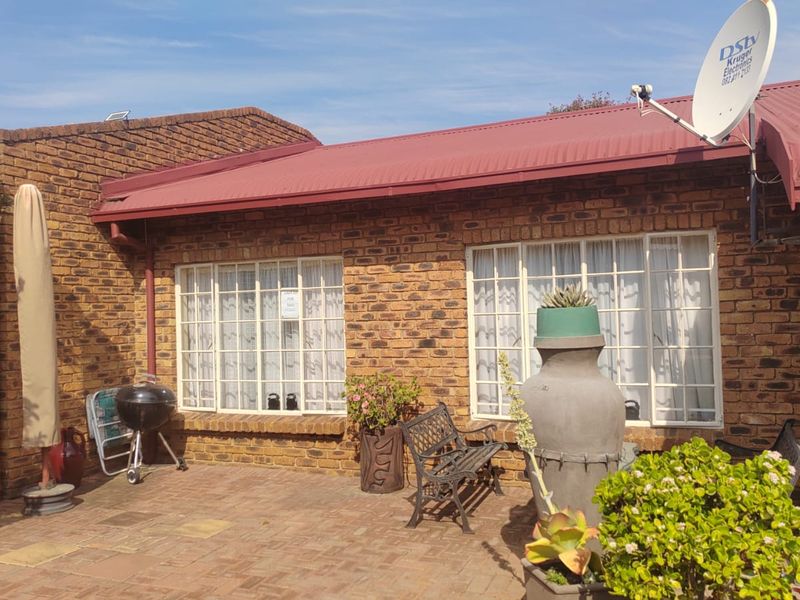 Lovely 2 bedrooms, 2 bathrooms property in Sunair Park, Brakpan - Photo 2