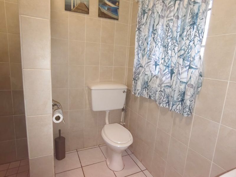Spacious Face-Brick Family Home for Sale in Vaalpark. - Photo 10