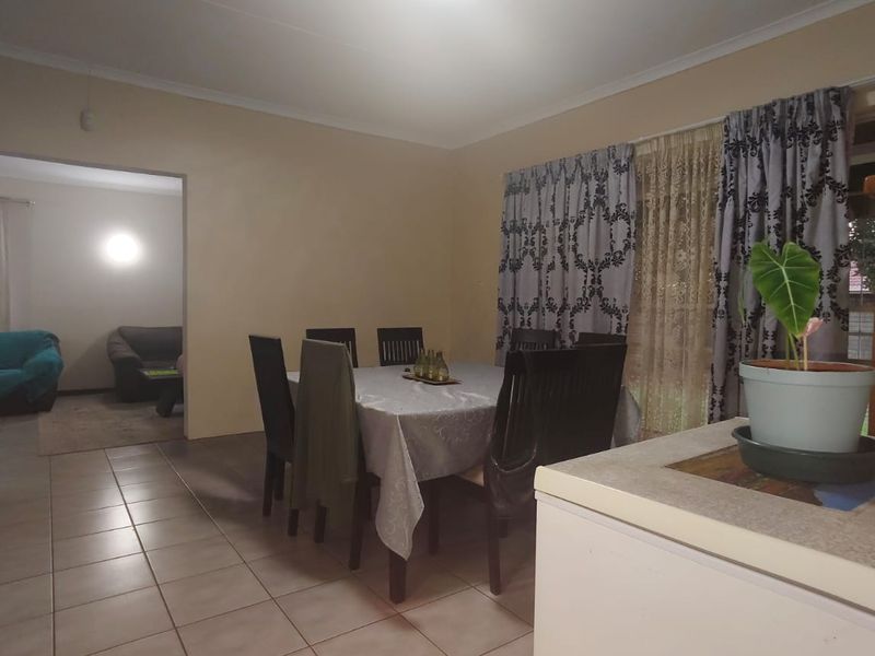 Spacious Face-Brick Family Home for Sale in Vaalpark. - Photo 8