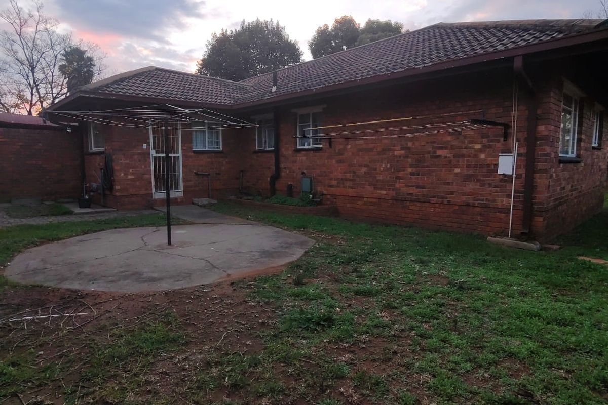 Spacious Face-Brick Family Home for Sale in Vaalpark. - Photo 5
