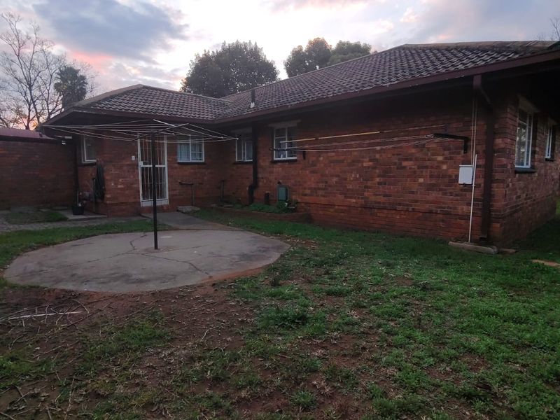 Spacious Face-Brick Family Home for Sale in Vaalpark. - Photo 5